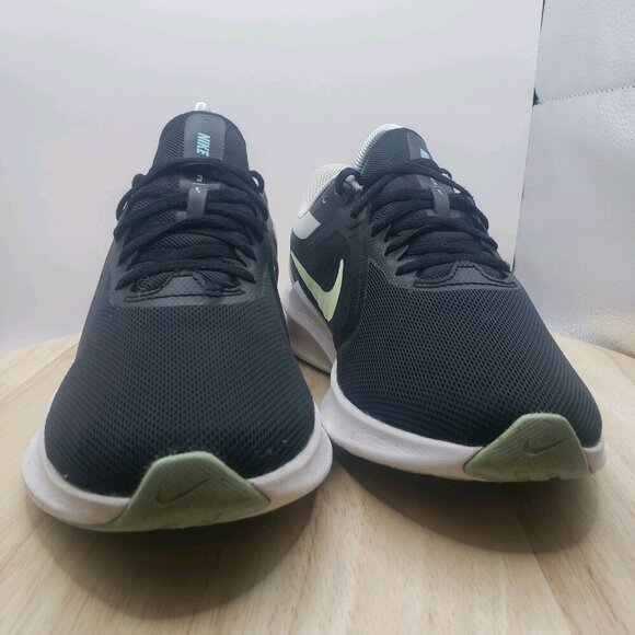 Womens Nike Downshifter 10 Trainers CI9984 005 Black/White Size 7.5 - Picture 2 of 7